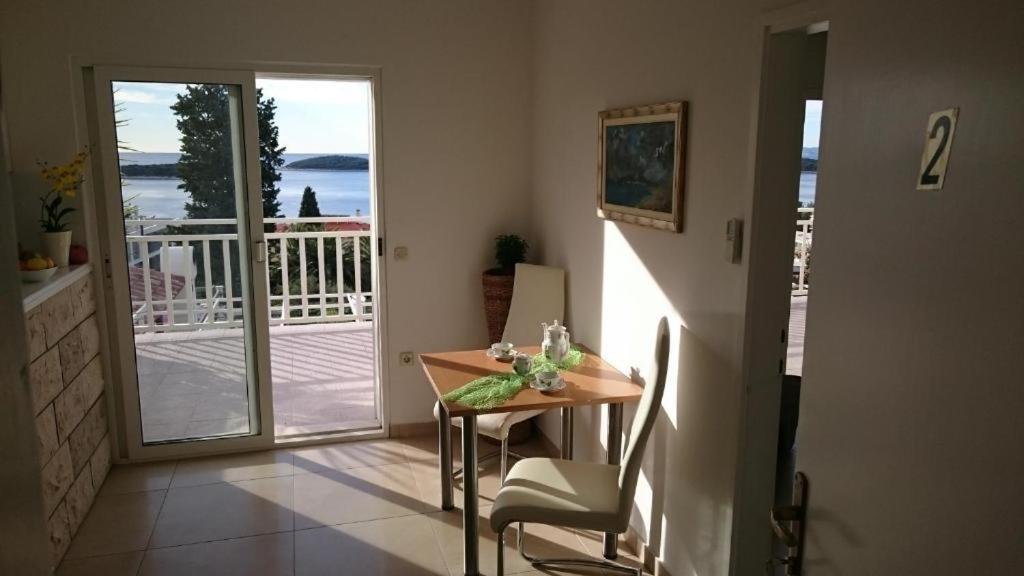 Apartments Mare 2 Hvar Town Exterior photo